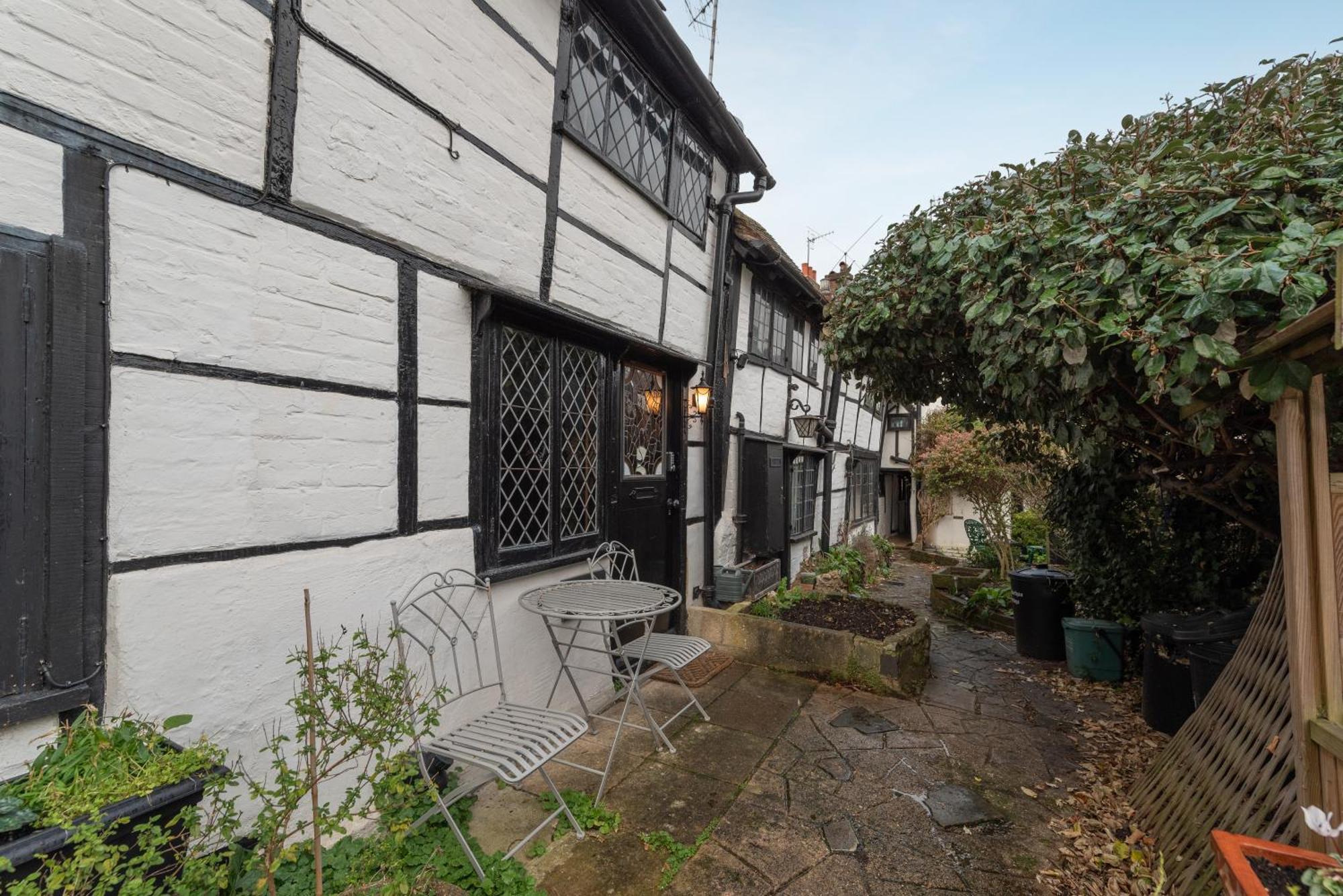 15Th Century Tiny Character Cottage-Henley Centre Exterior foto